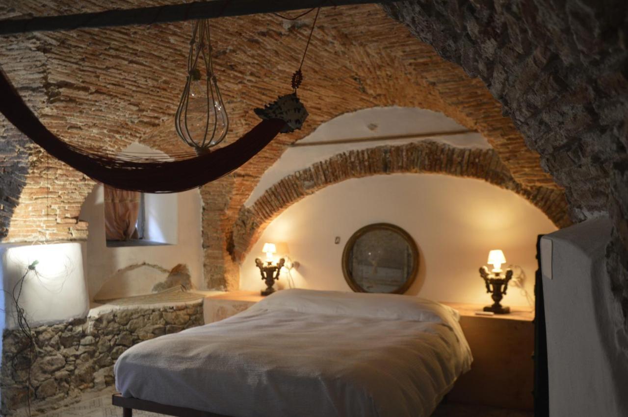 B&B Giardinidivale A 2 Chilometri Da Finale Ligure Borgio Verezzi Pokój zdjęcie